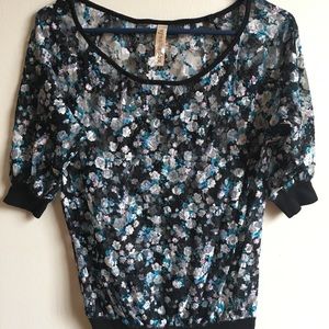 Floral lace three-quarter length shirt